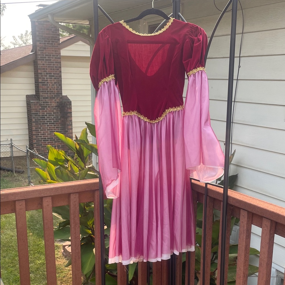 ArtStone Renaissance or medevial costume